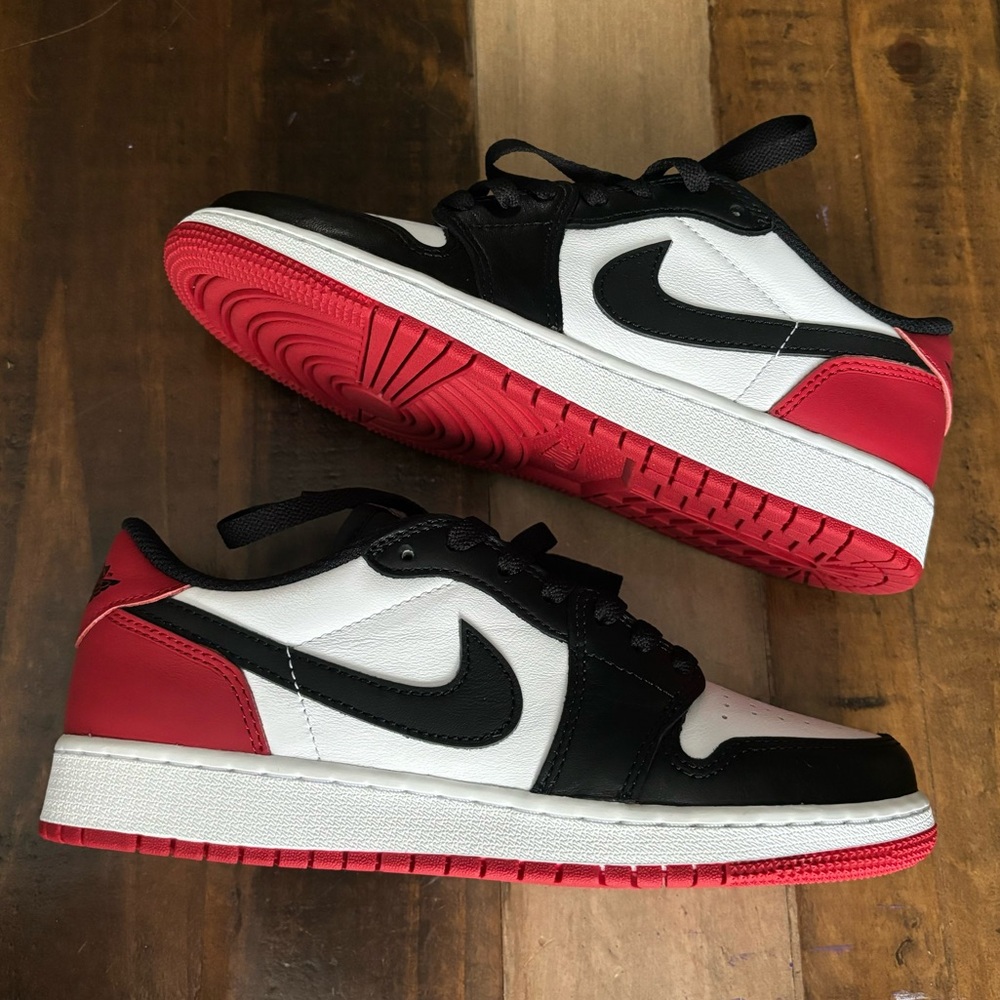 Air Jordan 1 Retro low GS “black toe”